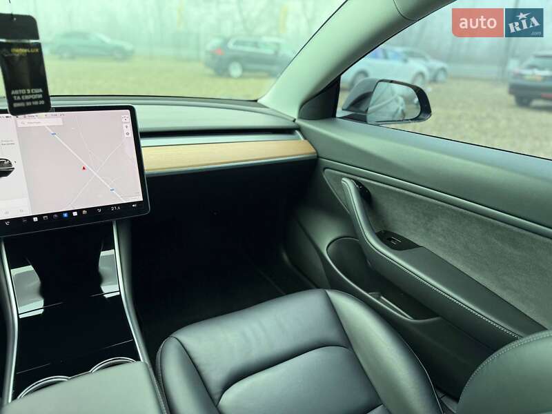 Седан Tesla Model 3 2018 в Коломые