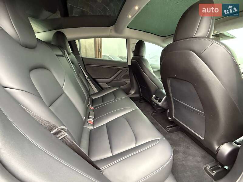 Седан Tesla Model 3 2018 в Коломые