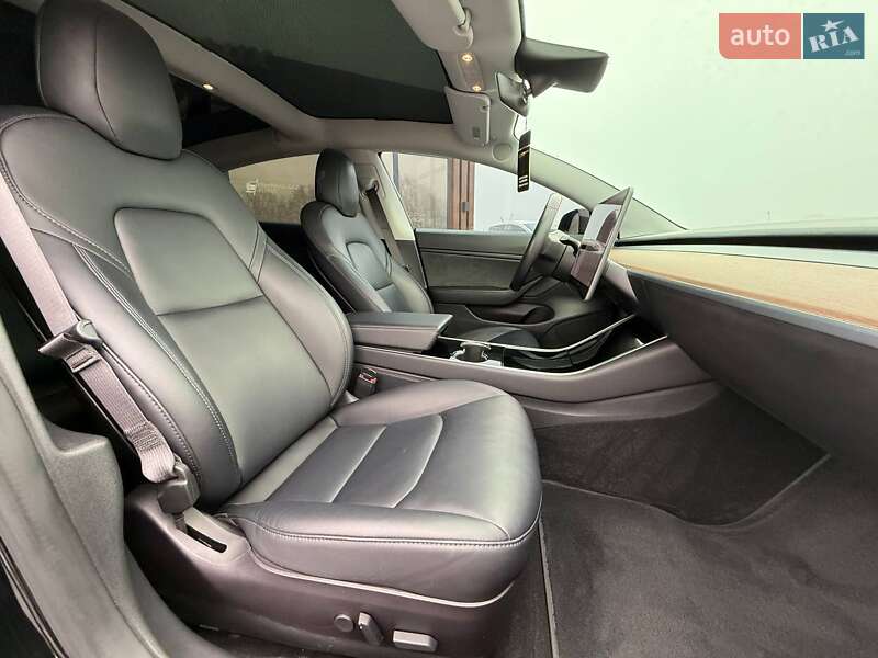 Седан Tesla Model 3 2018 в Коломые