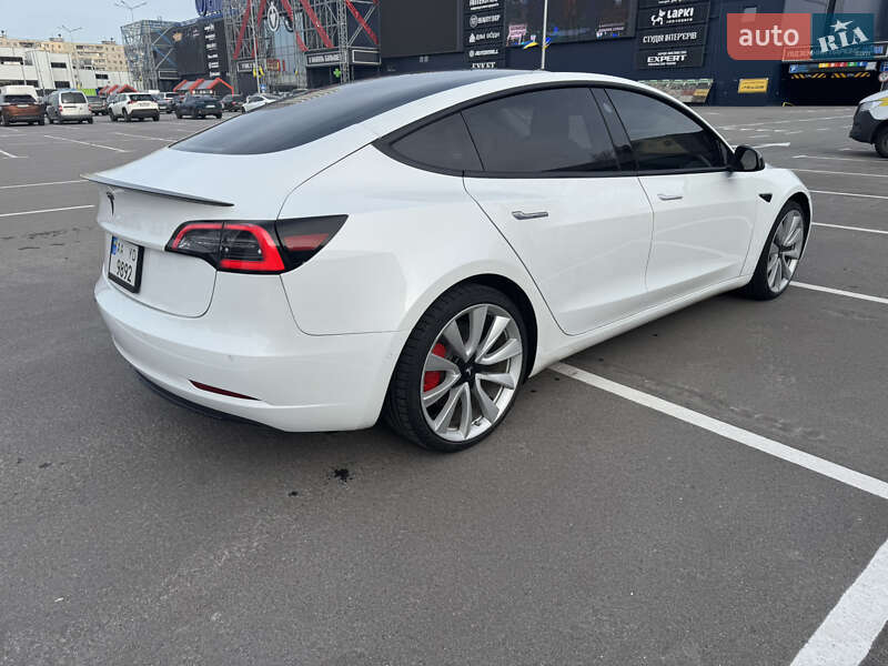 Седан Tesla Model 3 2018 в Киеве