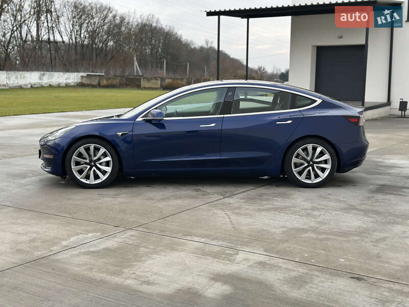 Седан Tesla Model 3 2018 в Луцке