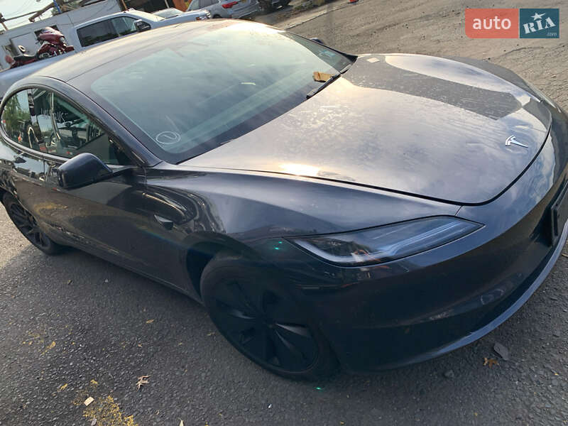 Седан Tesla Model 3 2024 в Хмельницькому