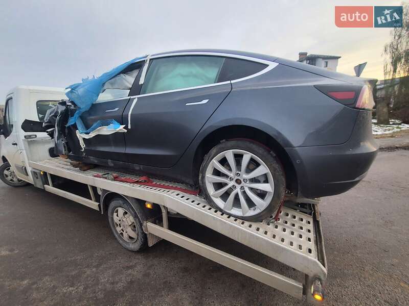 Седан Tesla Model 3 2019 в Львове фото 10 Седан Tesla Model 3 2019 в Львове