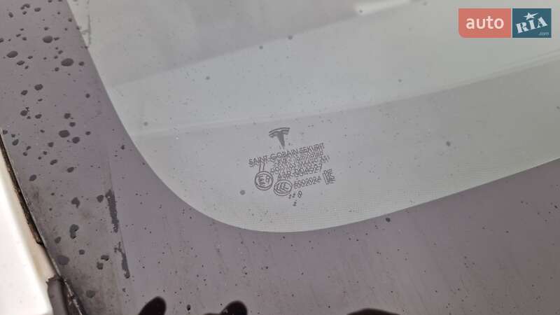 Седан Tesla Model 3 2020 в Києві