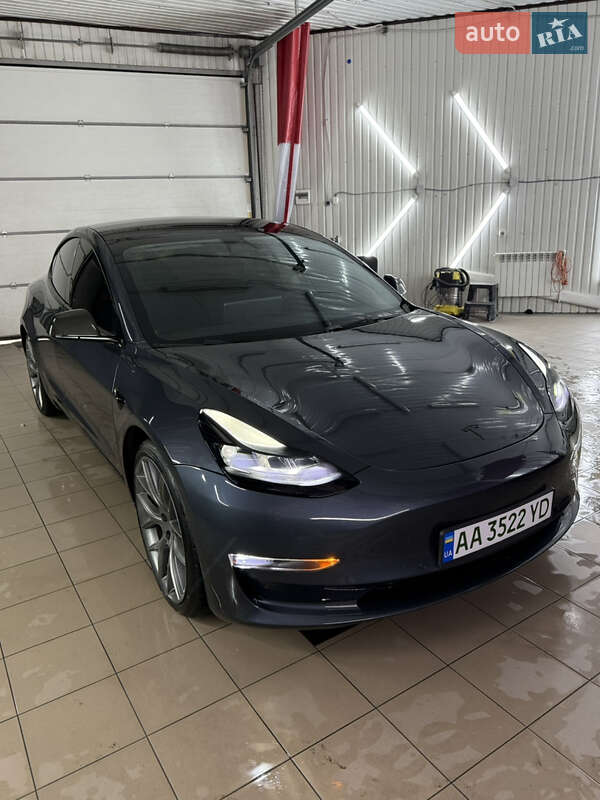 Седан Tesla Model 3 2022 в Києві
