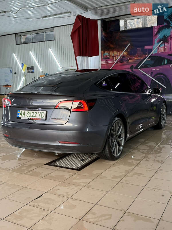 Седан Tesla Model 3 2022 в Києві