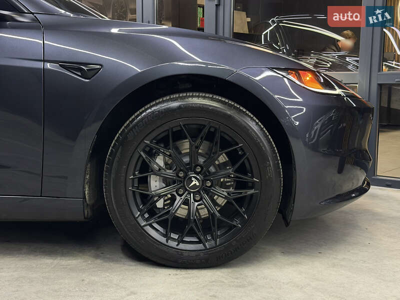 Седан Tesla Model 3 2024 в Одессе
