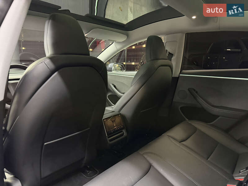 Седан Tesla Model 3 2024 в Одессе