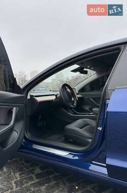 Седан Tesla Model 3 2020 в Харькове