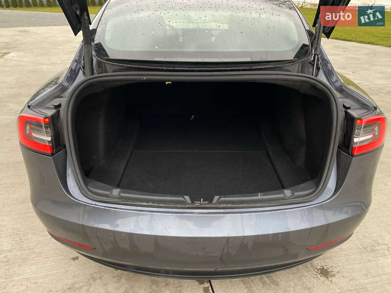 Седан Tesla Model 3 2021 в Луцке