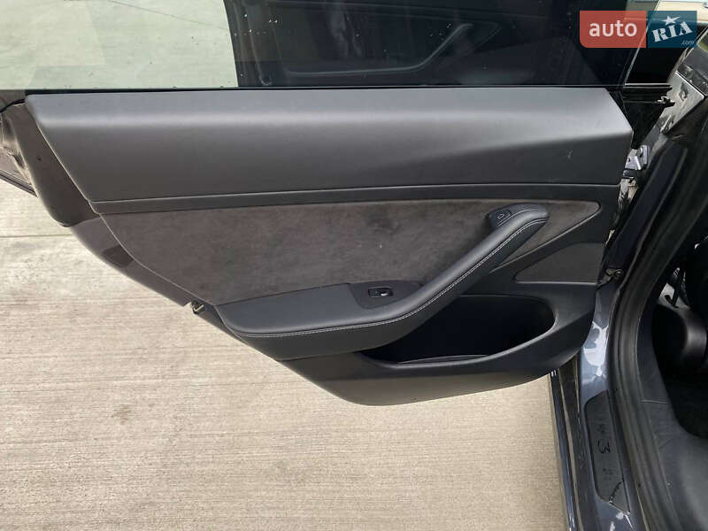Седан Tesla Model 3 2021 в Луцке