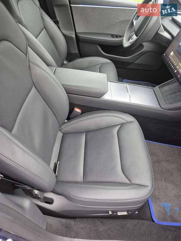 Седан Tesla Model 3 2024 в Києві