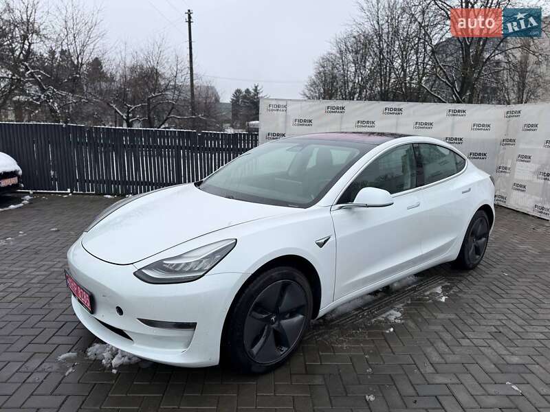 Седан Tesla Model 3 2018 в Луцьку