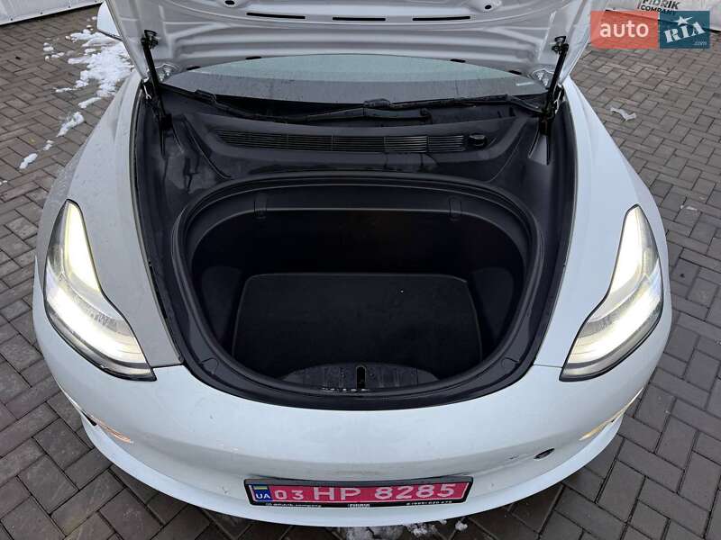 Седан Tesla Model 3 2018 в Луцьку