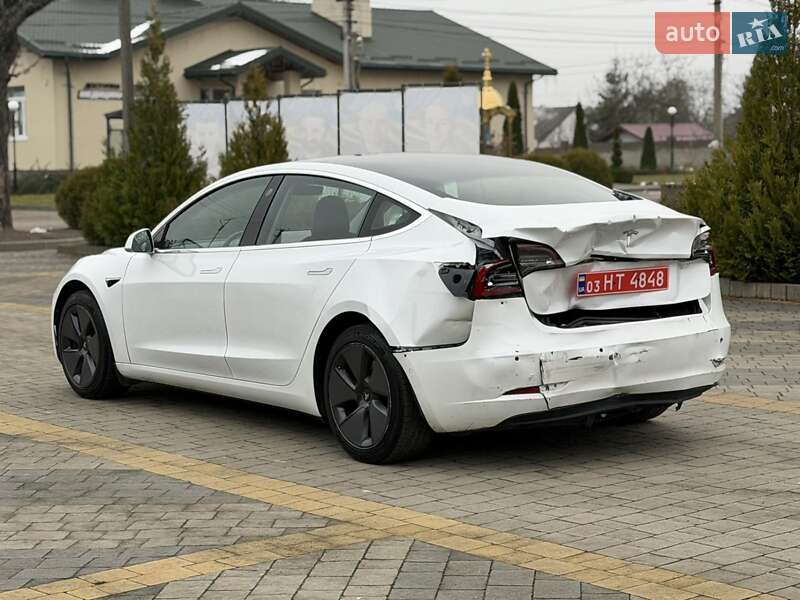 Седан Tesla Model 3 2020 в Львове