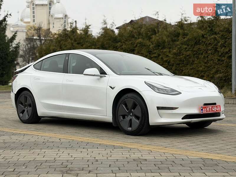 Tesla Model 3 2020