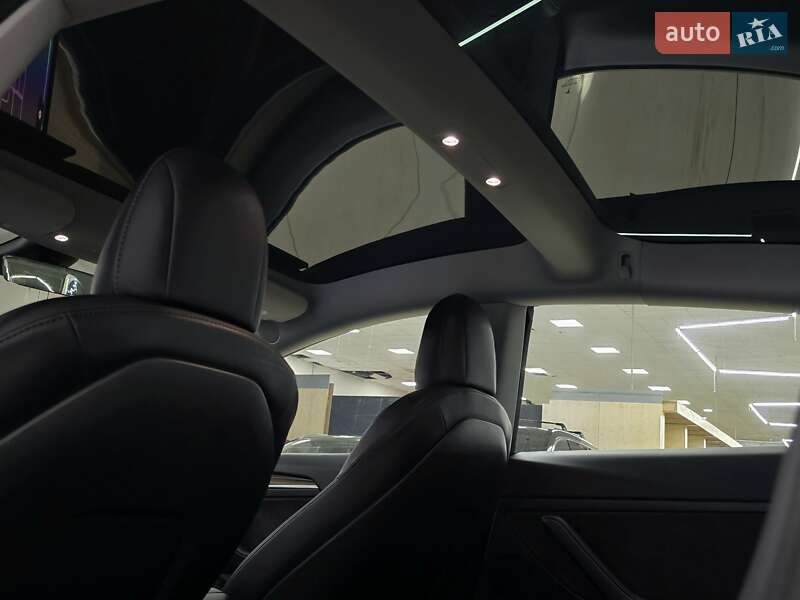 Седан Tesla Model 3 2021 в Миколаєві