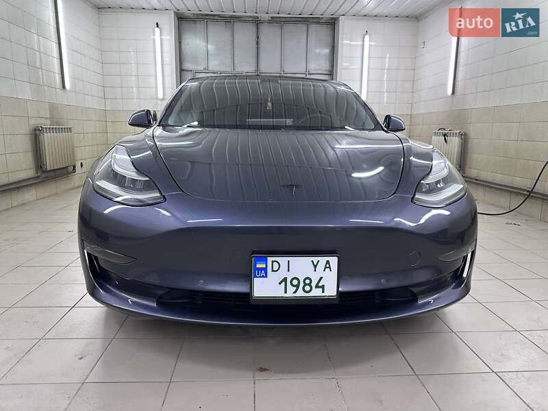 Седан Tesla Model 3 2022 в Сумах