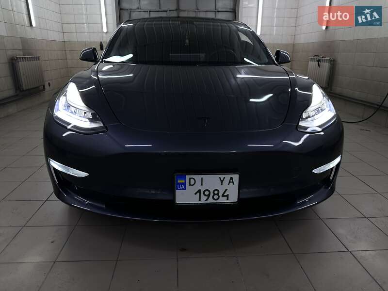 Седан Tesla Model 3 2022 в Сумах