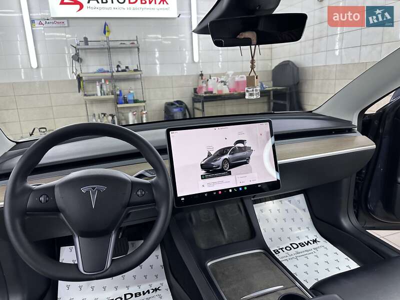 Седан Tesla Model 3 2022 в Сумах