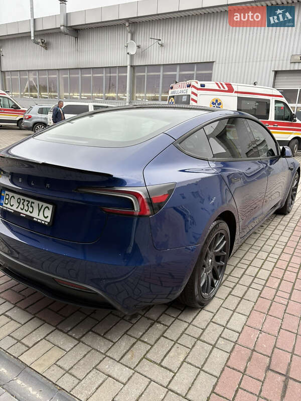 Седан Tesla Model 3 2024 в Львове