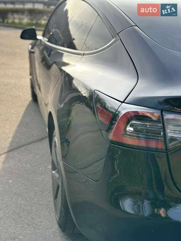 Седан Tesla Model 3 2023 в Києві
