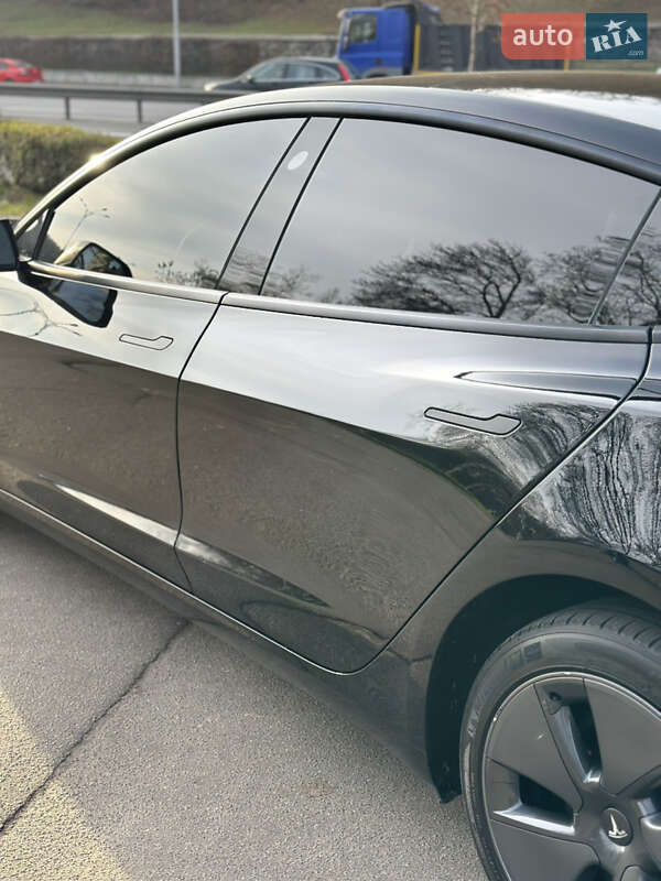 Седан Tesla Model 3 2023 в Києві