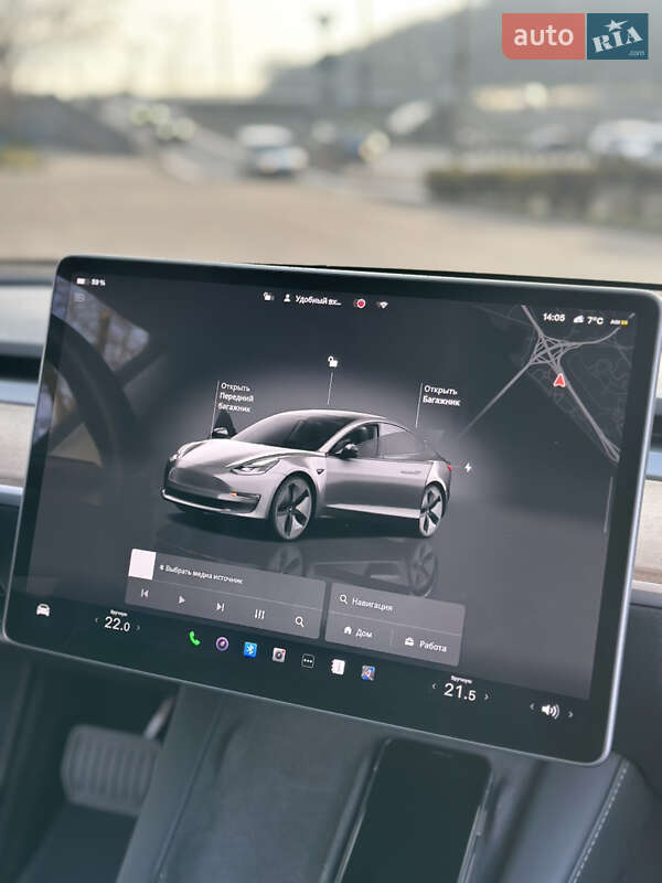 Седан Tesla Model 3 2023 в Києві
