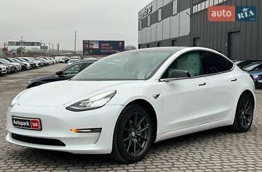 Седан Tesla Model 3 2019 в Львове