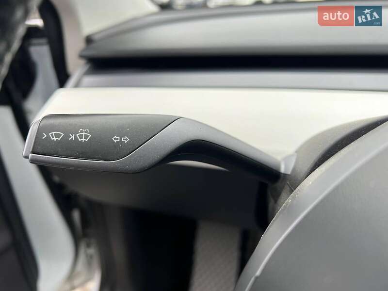 Седан Tesla Model 3 2019 в Львові фото 23 Седан Tesla Model 3 2019 в Львові