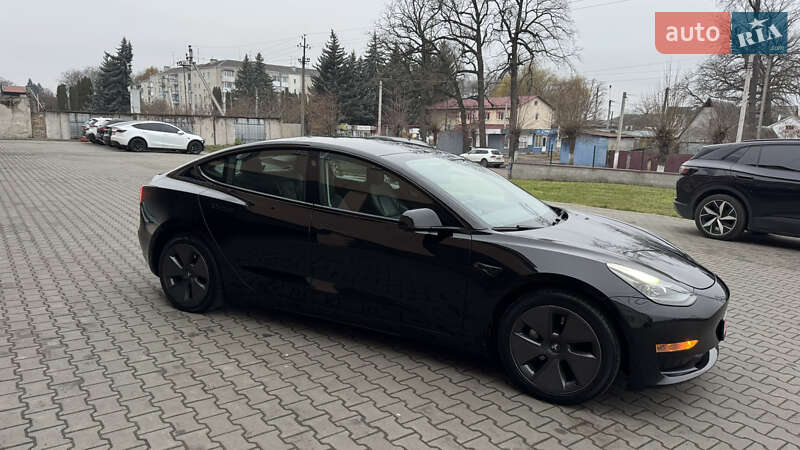 Седан Tesla Model 3 2023 в Луцке