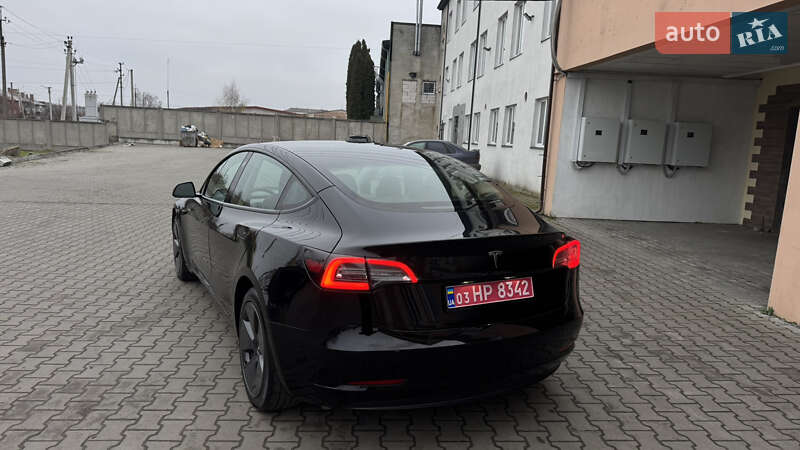 Седан Tesla Model 3 2023 в Луцке