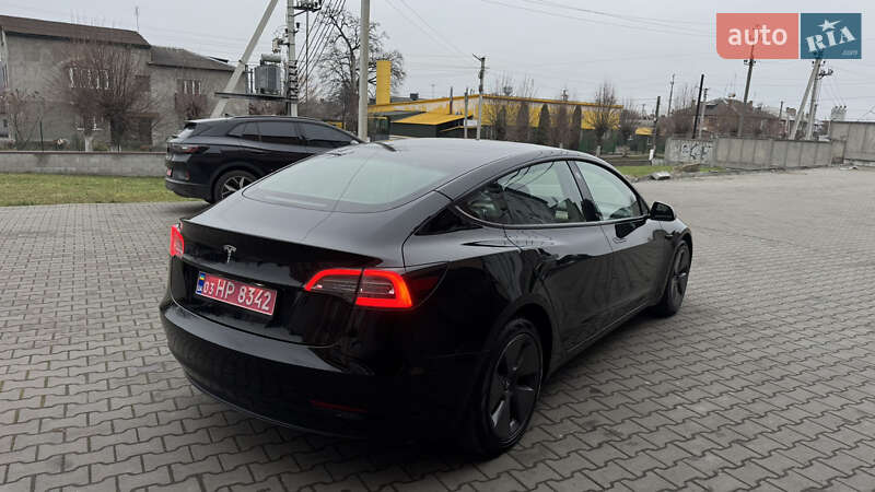 Седан Tesla Model 3 2023 в Луцке