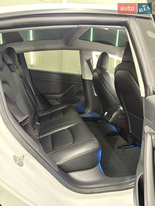 Седан Tesla Model 3 2021 в Лановцах фото 82 Седан Tesla Model 3 2021 в Лановцах