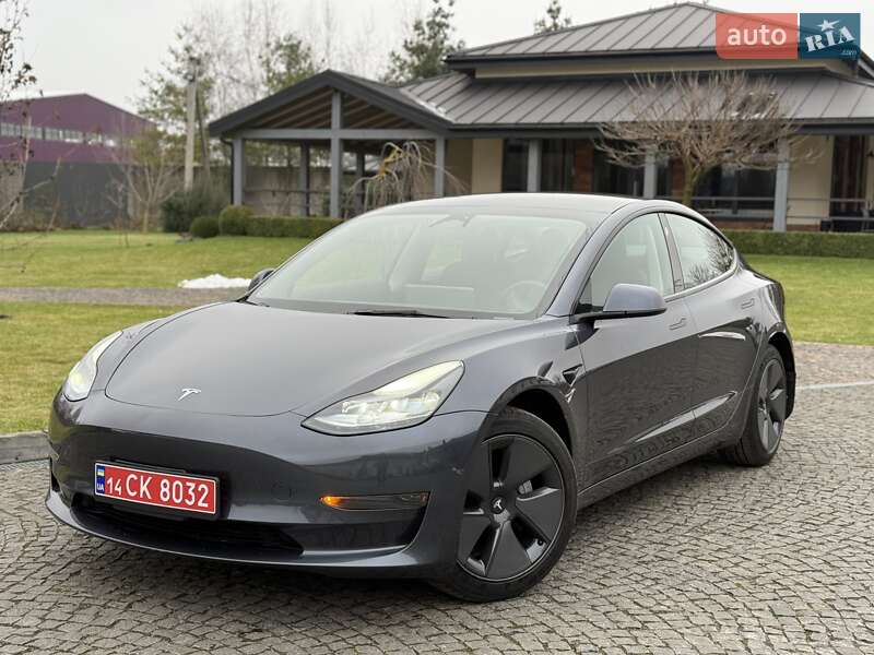 Tesla Model 3 2022