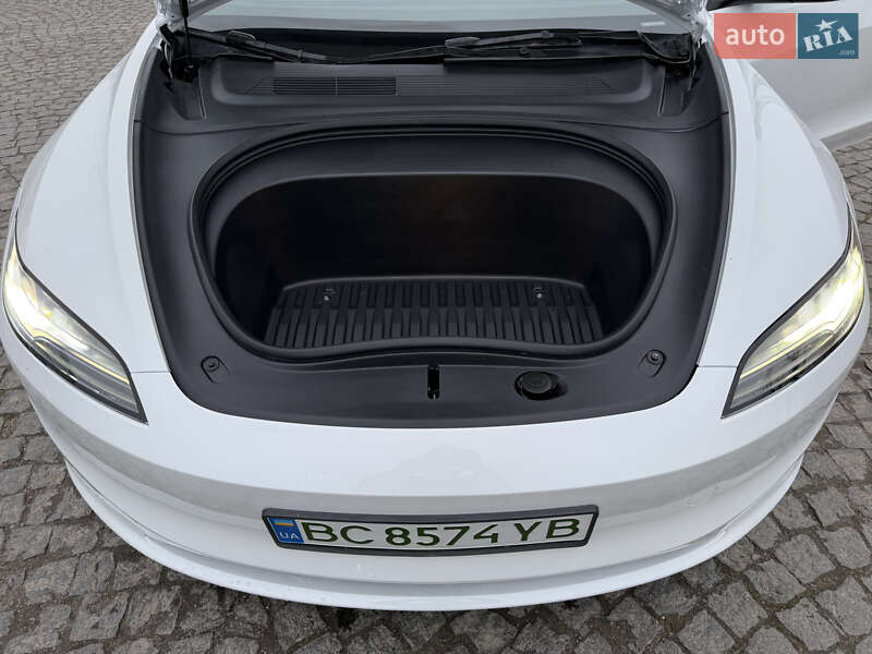 Седан Tesla Model 3 2024 в Золочеві