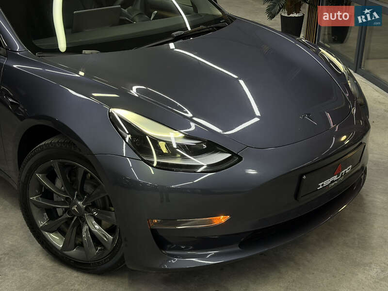 Седан Tesla Model 3 2023 в Одессе