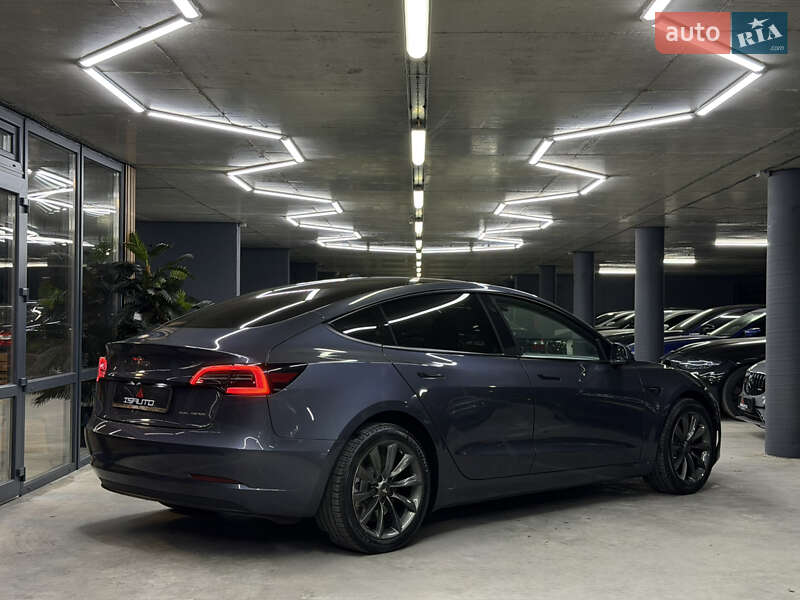 Седан Tesla Model 3 2023 в Одессе