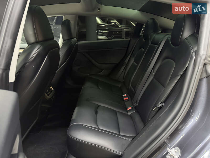 Седан Tesla Model 3 2023 в Одессе