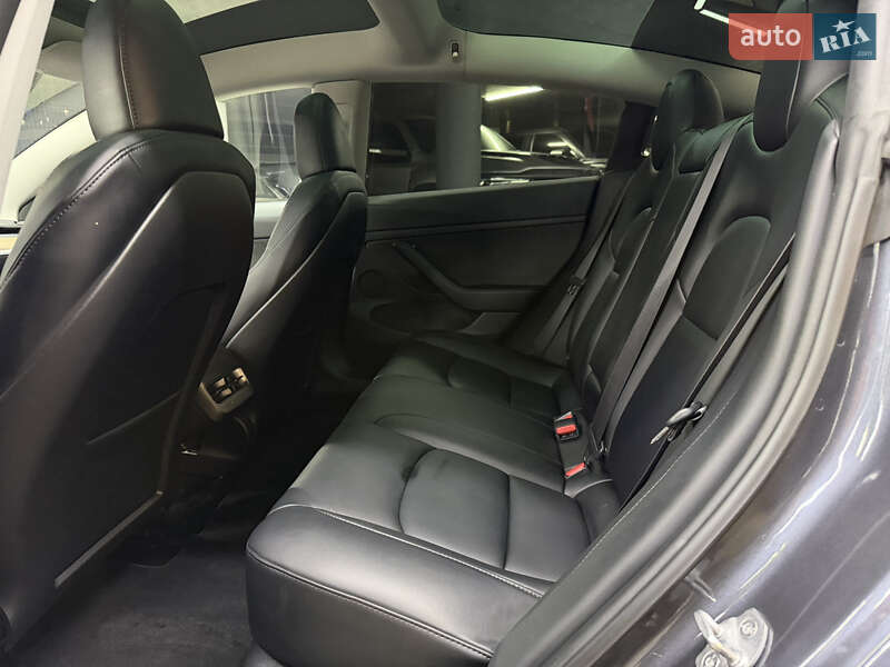 Седан Tesla Model 3 2023 в Одессе