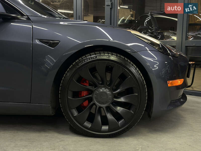 Седан Tesla Model 3 2021 в Одессе