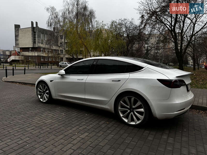 Седан Tesla Model 3 2019 в Луцке фото 5 Седан Tesla Model 3 2019 в Луцке