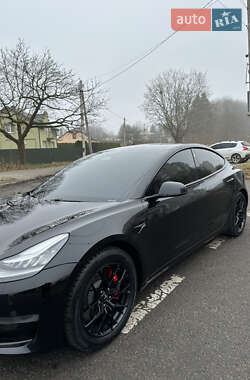 Седан Tesla Model 3 2019 в Львове