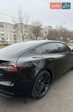 Седан Tesla Model 3 2019 в Львове