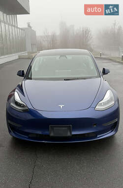 Седан Tesla Model 3 2022 в Днепре