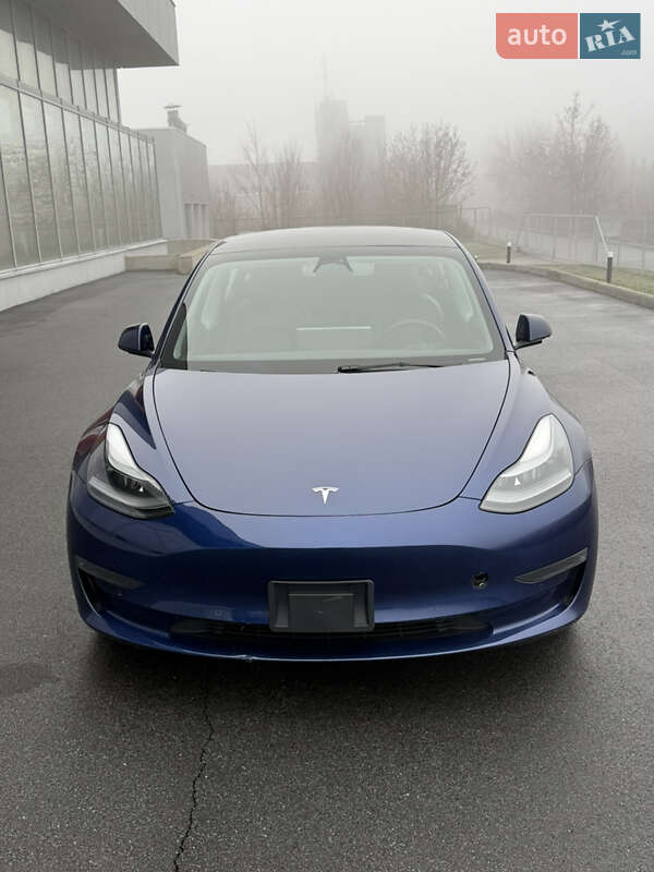 Tesla Model 3 2022