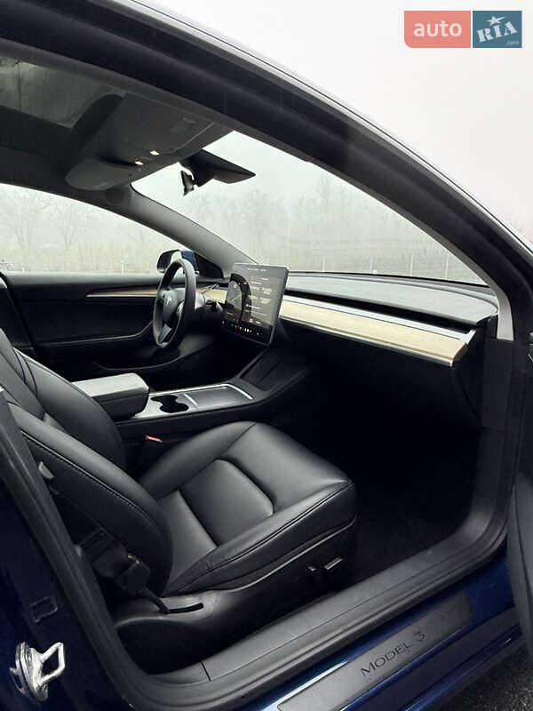 Седан Tesla Model 3 2022 в Днепре