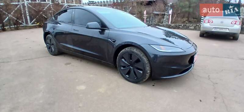Седан Tesla Model 3 2024 в Ивано-Франковске