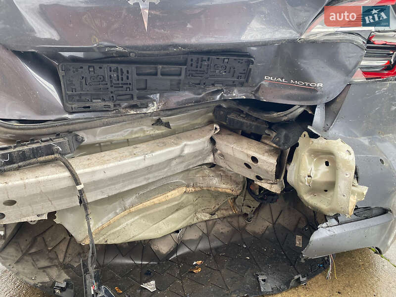 Седан Tesla Model 3 2021 в Киеве