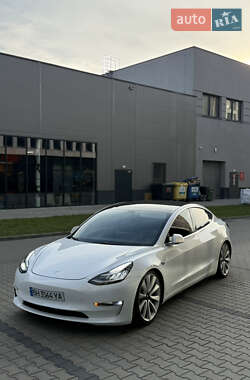 Седан Tesla Model 3 2019 в Львове